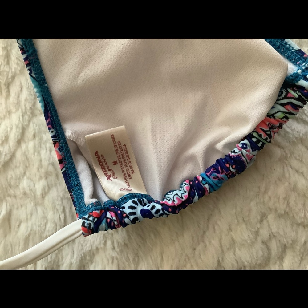 NWOT Arizona Two-Piece Bikini Swim Bathing Suit - Size Medium - Picture 3 of 4